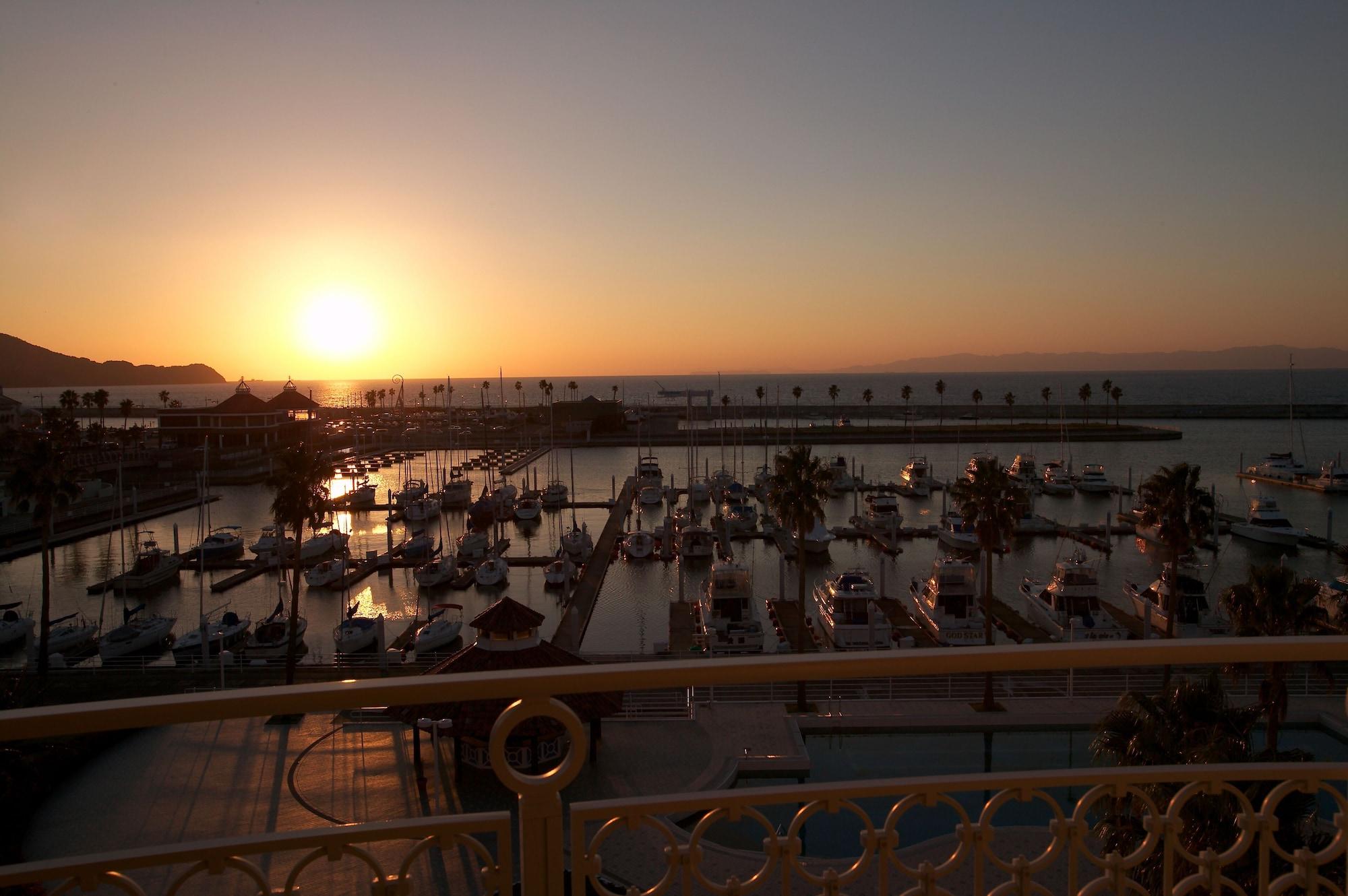 Wakayama Marina City Hotel Екстериор снимка